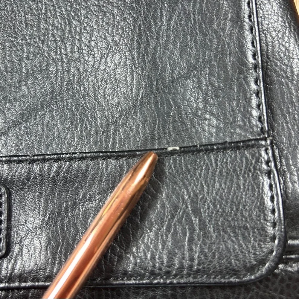 Kenneth Cole Reaction Black Messenger Bag‎ with Adjustable Strap